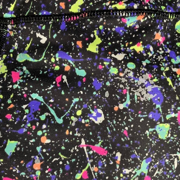 Victoria's Secret Knockout Crop Power Up Glow in the Dark Leggings - Picture 5 of 8